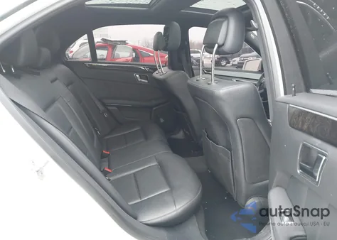 2011 Mercedes-Benz E 350 4Matic z USA, uszkodzony, nr VIN WDDHF8HB3BA374580